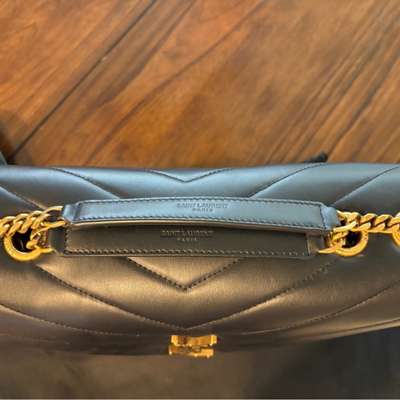 Saint Laurent Black and Gold Quilted Shoulder Bag - Picture 3 of 9